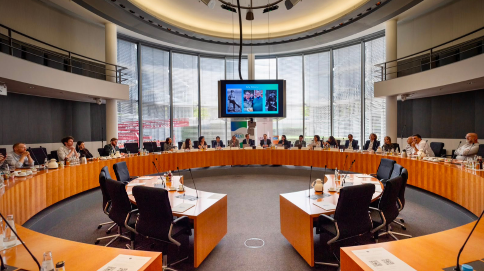 Yekmal e. V. nimmt an Forschungsrunde im Bundestag teil